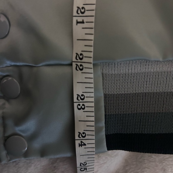 Swingster World of Wearables Vintage Satin Snap Silver Bomber Jacket Size Small - Picture 8 of 9